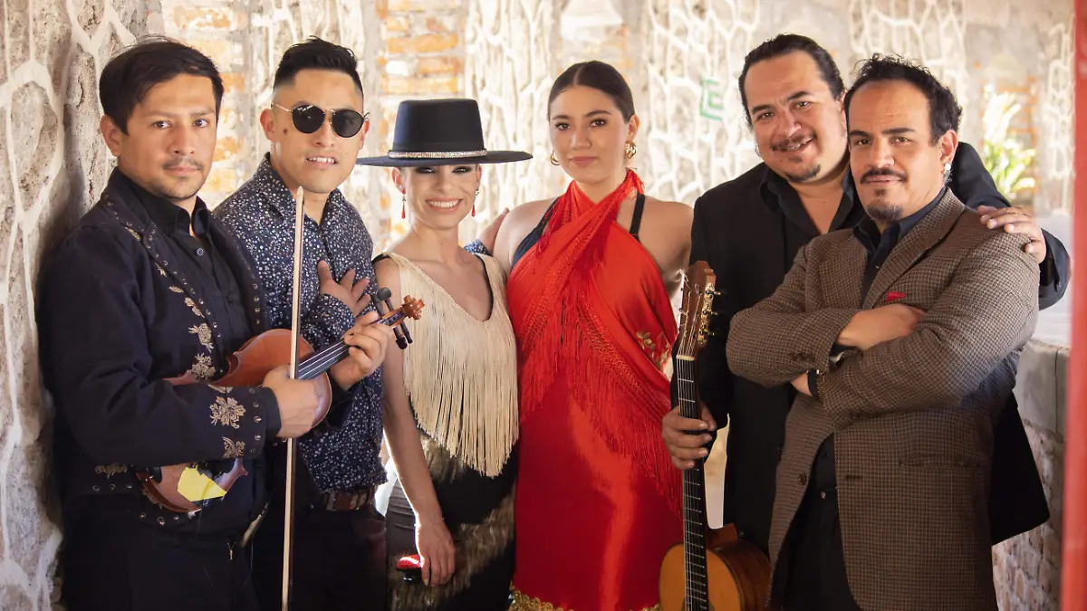 Carlos Avila, Priscila Diaz, Daniela Ponce, Christian Zarza y Bartok Lataretu